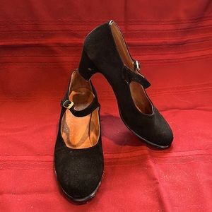 Hand-stitched Gladis flamenco shoes from Spain, nearly new, size 38.